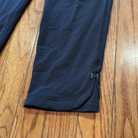 Under Armour Heat Gear Cropped Leggings - Picture 2 of 5